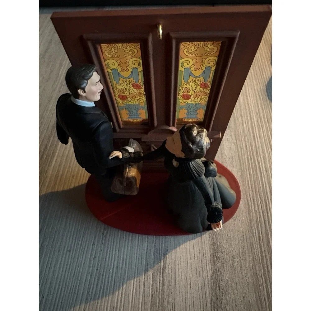 2009 Christmas Ornament Scarlett O'Hara & Rhett Butler Sound Gone With The Wind